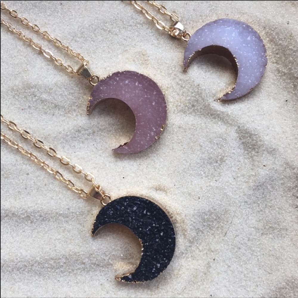 NWOT. Druzy Quartz Moon Pendant 🌙 - Picture 3 of 6